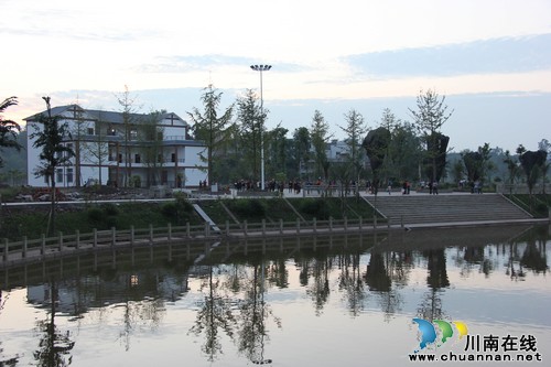 泸县百和:加快城镇建设步伐(图1) 泸县百和:加快城镇建设步伐(图1)