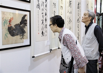 宜宾:记者兵分多路 看国庆假期不一样的精彩(图1) 宜宾:记者兵分多路 看国庆假期不一样的精彩(图1)