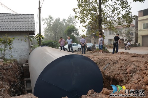 华阳街道：严查违规储油灌，护道路安全(图1)