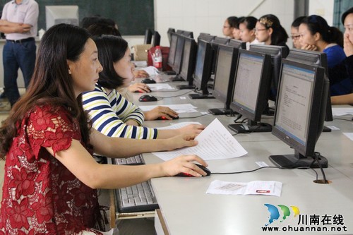 红星街道:专职社区工作者招聘笔试工作顺利完成(图3) 红星街道:专职社区工作者招聘笔试工作顺利完成(图3)