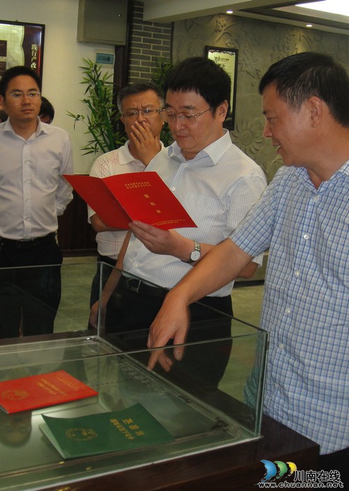 省人大农委在泸调研社会主义新农村建设工作(图2) 省人大农委在泸调研社会主义新农村建设工作(图2)