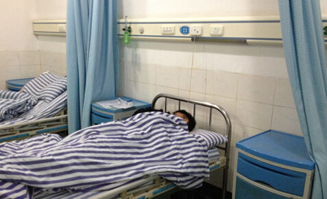 男子被内江"女友"骗入传销 为逃离从6楼跳下(图2) 男子被内江"女友"骗入传销 为逃离从6楼跳下(图2)