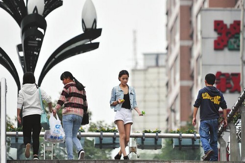 未来三天川南气温回暖 暂跟秋裤说拜拜(图1) 未来三天川南气温回暖 暂跟秋裤说拜拜(图1)