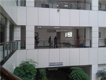九旬抗战老兵体检 与敌人拼刺刀胸口留下伤痕(图5) 九旬抗战老兵体检 与敌人拼刺刀胸口留下伤痕(图5)