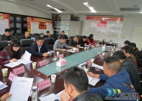 江阳区人大常委会调研城市环境保护工作(图2)