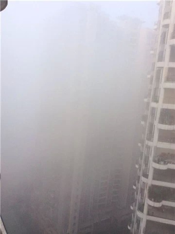 今年入秋泸州首场雾 市民感慨城市感觉不一样(图3) 今年入秋泸州首场雾 市民感慨城市感觉不一样(图3)