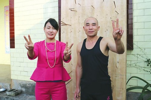 筷子射活人&nbsp;宜宾筷子侠秀独门绝技(图1)