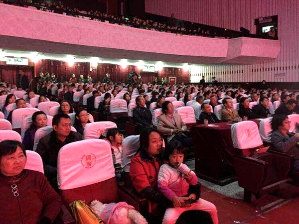 话剧《蒋兆和》昨晚在泸州进行了首场演出(图3)