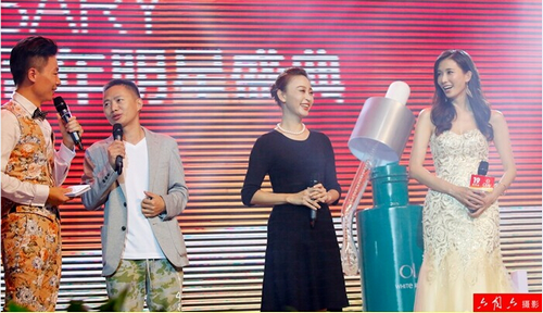 女神林志玲变身金甲虫 整个泸州都沸腾了(图9) 女神林志玲变身金甲虫 整个泸州都沸腾了(图9)