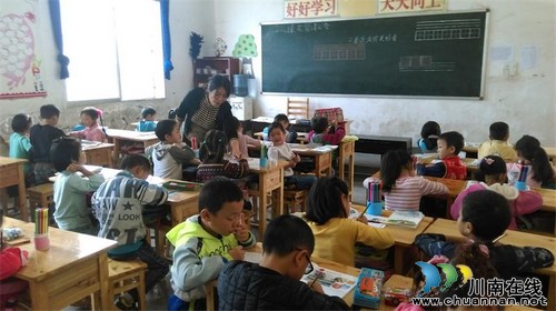 天仙镇学校:支教变新招 把爱撒向每个孩子(图3) 天仙镇学校:支教变新招 把爱撒向每个孩子(图3)