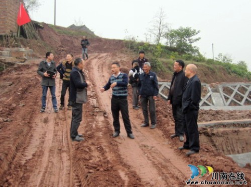 省农业厅改土科指导泸县高标准农田建设(图1) 省农业厅改土科指导泸县高标准农田建设(图1)