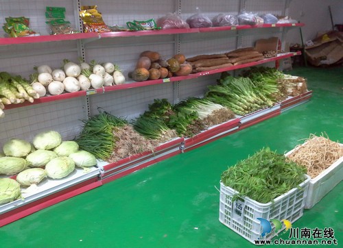 泸县城区首家"菜篮子"便民店开业 惠民更实在(图1) 泸县城区首家"菜篮子"便民店开业 惠民更实在(图1)