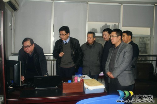 泸州市文明办莅临龙马国税检查指导市级最佳文明单位复查工作(图2) 泸州市文明办莅临龙马国税检查指导市级最佳文明单位复查工作(图2)