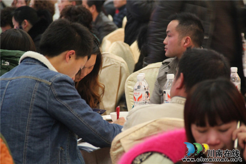 仙潭集团年份潭酒古蔺酒会空前火爆(图16) 仙潭集团年份潭酒古蔺酒会空前火爆(图16)