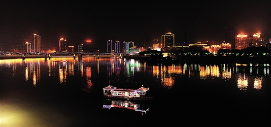 延续“老内江”记忆 甜城湖又添美景(图)(图1) 延续“老内江”记忆 甜城湖又添美景(图)(图1)