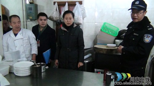 华阳街道:开展文化娱乐场所安全卫生检查(图1) 华阳街道:开展文化娱乐场所安全卫生检查(图1)