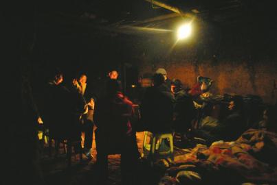 疑被邻居骂是小偷&nbsp;泸州一13岁男孩自缢(图2)