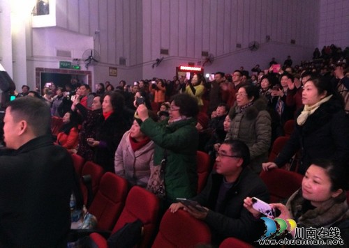 李谷一完美献唱合江江语美家居新春音乐会(图6) 李谷一完美献唱合江江语美家居新春音乐会(图6)