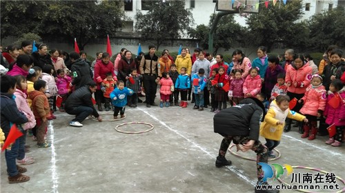 天仙镇幼儿园开展首届亲子运动会(图3)
