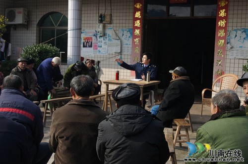 泸县工商局开展“走基层”系列活动(图1)