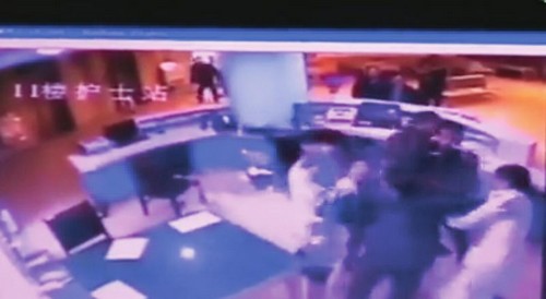 泸州3男子殴打护士致流产续:当事护士恢复良好(图2)