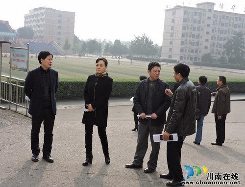 县领导现场调研 泸县一中谋发展(图1) 县领导现场调研 泸县一中谋发展(图1)