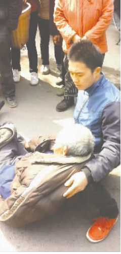 泸州"开棺验尸"背后3家庭&nbsp;老人儿称小伙本质不坏(图1)
