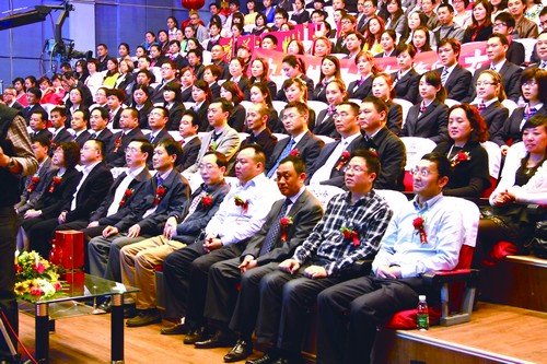 “泸州市第三届十大经济人物评选活动”启幕(图3) “泸州市第三届十大经济人物评选活动”启幕(图3)