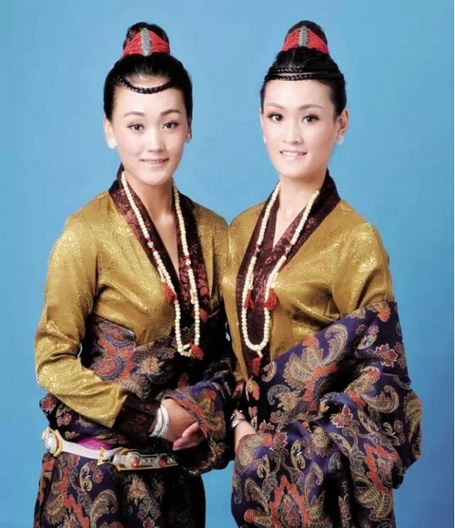 泸州春晚美女多,我敢说你不看肯定会后悔!(图2) 泸州春晚美女多,我敢说你不看肯定会后悔!(图2)