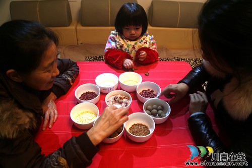 腊八节八味食材&nbsp;一种滋味须传承(图1)