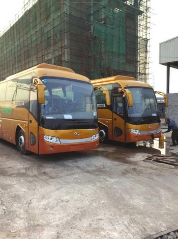 22辆新能源大巴亮相泸州 充满电能跑250公里(图1) 22辆新能源大巴亮相泸州 充满电能跑250公里(图1)