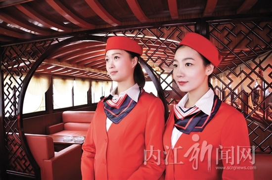 甜城湖首条湖景旅游航线迎客(图1) 甜城湖首条湖景旅游航线迎客(图1)