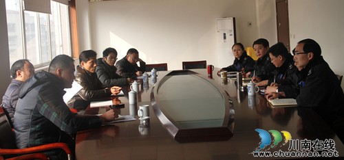 泸州市国税局指导龙马潭区增值税发票系统升级版推行工作(图1)