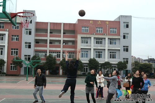泸州十八中：强协作，展风采，工会活动暖人心(图1)