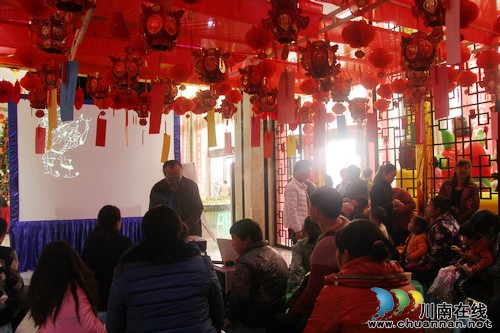 宜宾:宜宾县城北新区庙会精彩 热闹迎新春(图2) 宜宾:宜宾县城北新区庙会精彩 热闹迎新春(图2)
