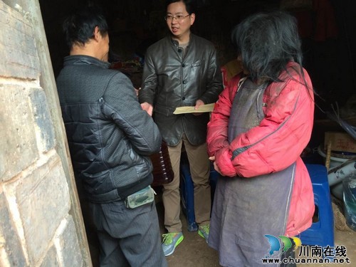 泸县农机局到百和镇开展走基层慰问活动(图1)