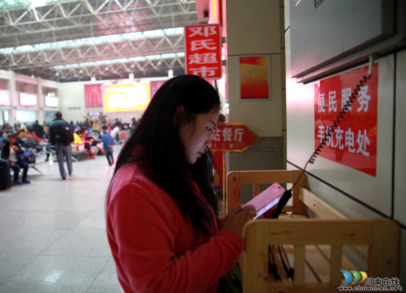 泸州:24小时值班值守畅通“回家路”(图6)