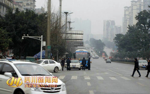 春运期间 泸州将重拳打击“黑车”非法营运(图1) 春运期间 泸州将重拳打击“黑车”非法营运(图1)