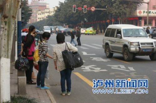 泸州出租车拒载 将被罚款200至1000元(图1) 泸州出租车拒载 将被罚款200至1000元(图1)