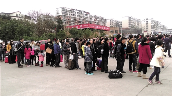 大年初六:内江迎来春运客流最高峰(图1) 大年初六:内江迎来春运客流最高峰(图1)