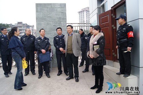 泸州十八中应急反恐防暴工作获省督导组充分肯定(图1)