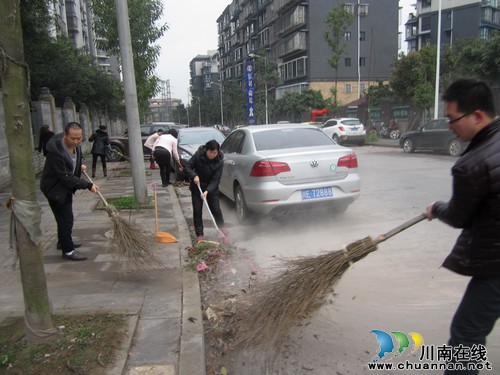 华阳街道康乐社区:雷锋日青春集结志愿活动(图2) 华阳街道康乐社区:雷锋日青春集结志愿活动(图2)