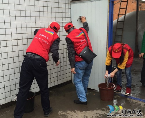 华阳街道：弘扬雷锋精神，关爱孤寡老人(图1)