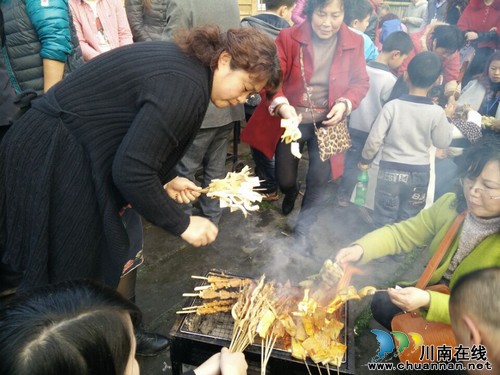 叙永何家沟景区开园 腾讯三百网友体验采笋乐趣(图9) 叙永何家沟景区开园 腾讯三百网友体验采笋乐趣(图9)