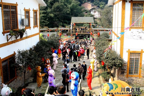 叙永何家沟景区开园 腾讯三百网友体验采笋乐趣(图5) 叙永何家沟景区开园 腾讯三百网友体验采笋乐趣(图5)