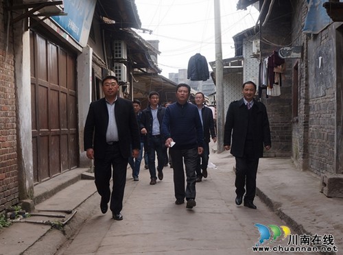 县委常委、宣传部长颜习林到立石镇调研玉龙湖景区旅游开发(图2) 县委常委、宣传部长颜习林到立石镇调研玉龙湖景区旅游开发(图2)