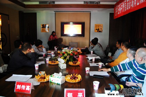 “鬼才导演”莅泸&nbsp;酒城劲掀“郑平旋风”(图5)