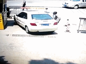 泸州交警提醒：拒绝倒车悲剧&nbsp;牢记四大盲区(图1)