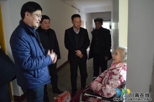 玉蟾街道：党政领导到敬老院开展慰问活动(图1)