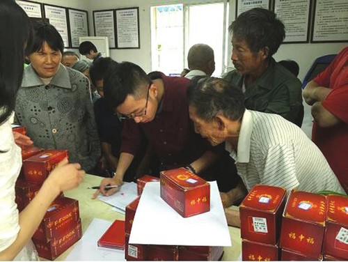 手机一键拨号&nbsp;两万老人生活求助不用愁(图1)